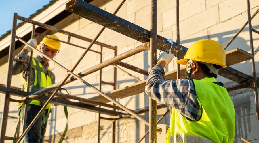 Professional residential roofers in Encinal, TX